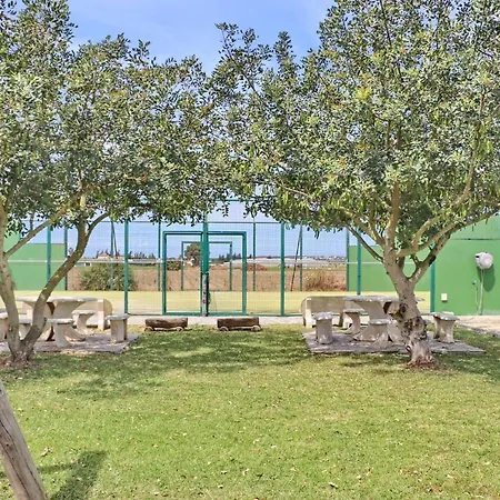 Casa Con Piscina 92 *