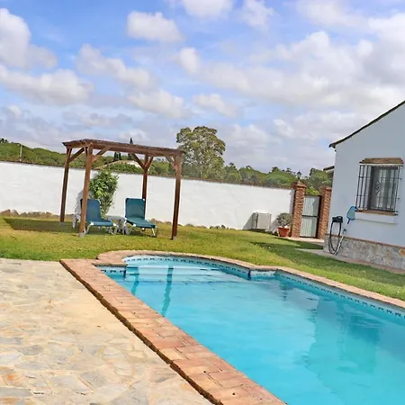 Casa Con Piscina 92 *